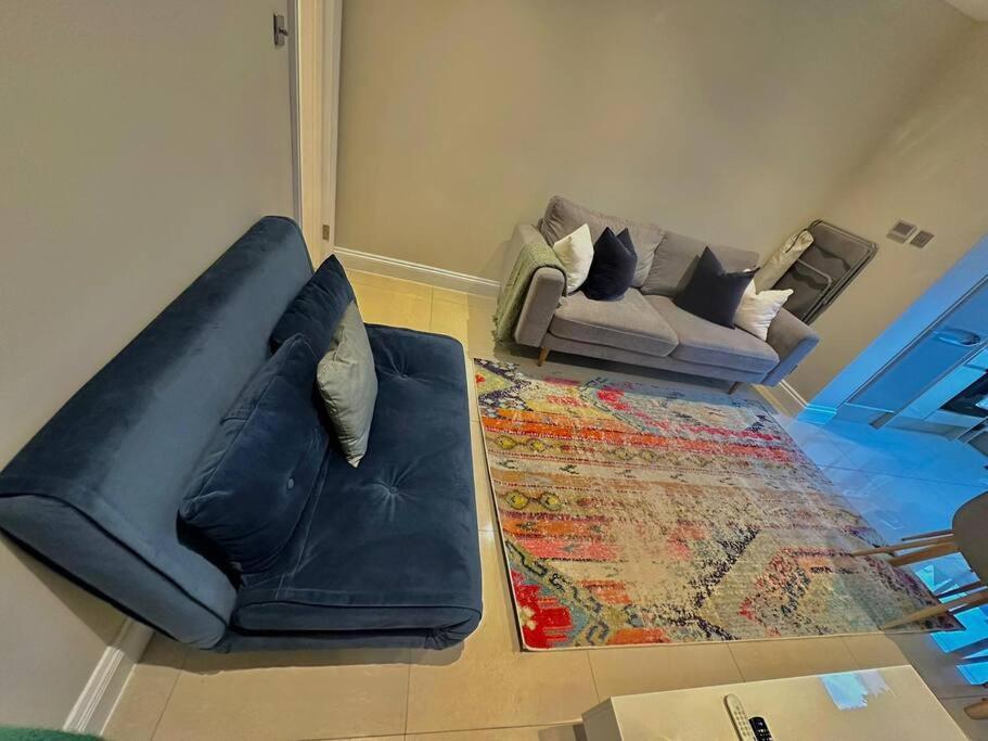 Lovely 2 Bedroom Ground Floor Flat With Garden. Londra Esterno foto
