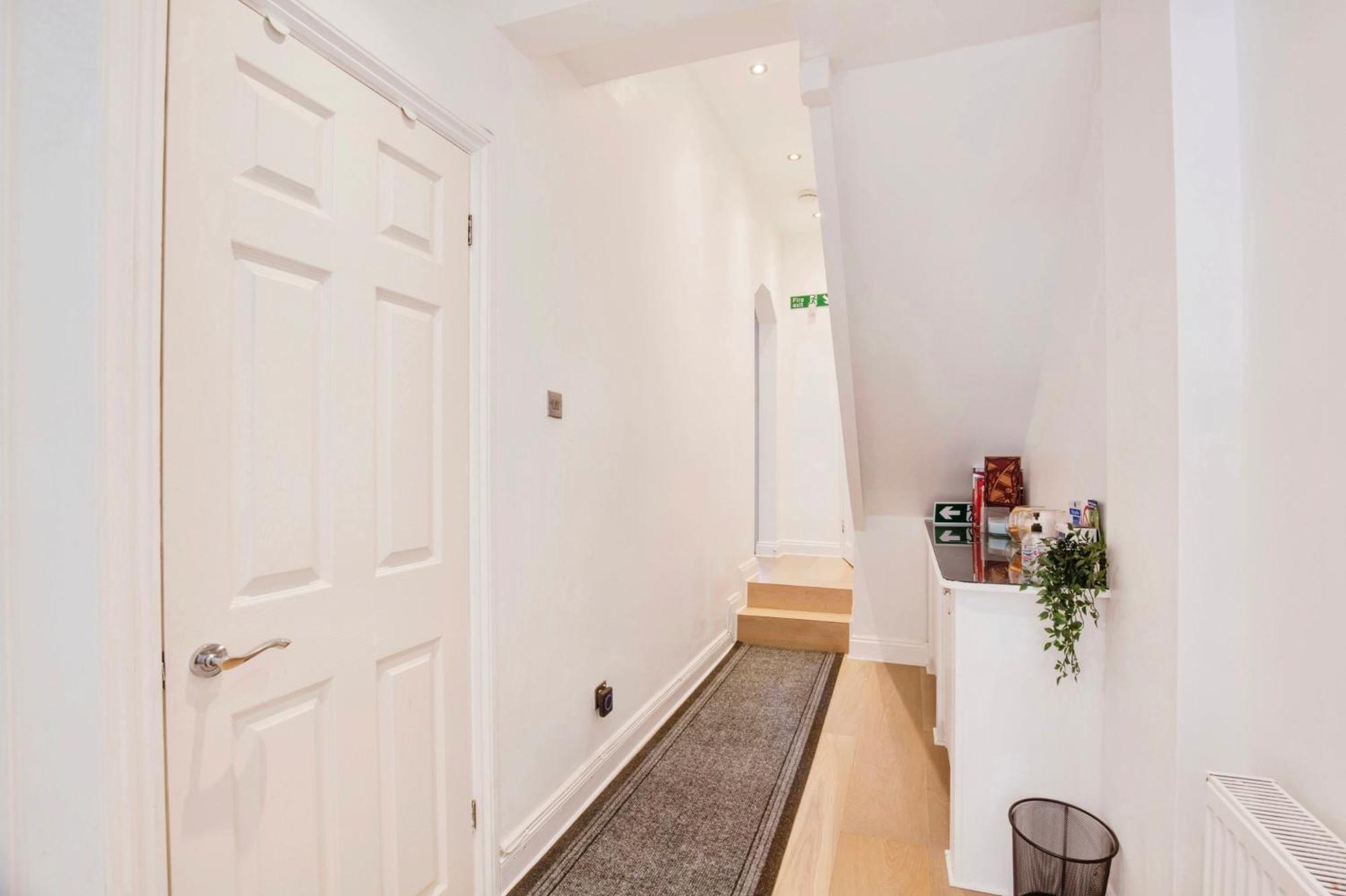 Lovely 2 Bedroom Ground Floor Flat With Garden. Londra Esterno foto