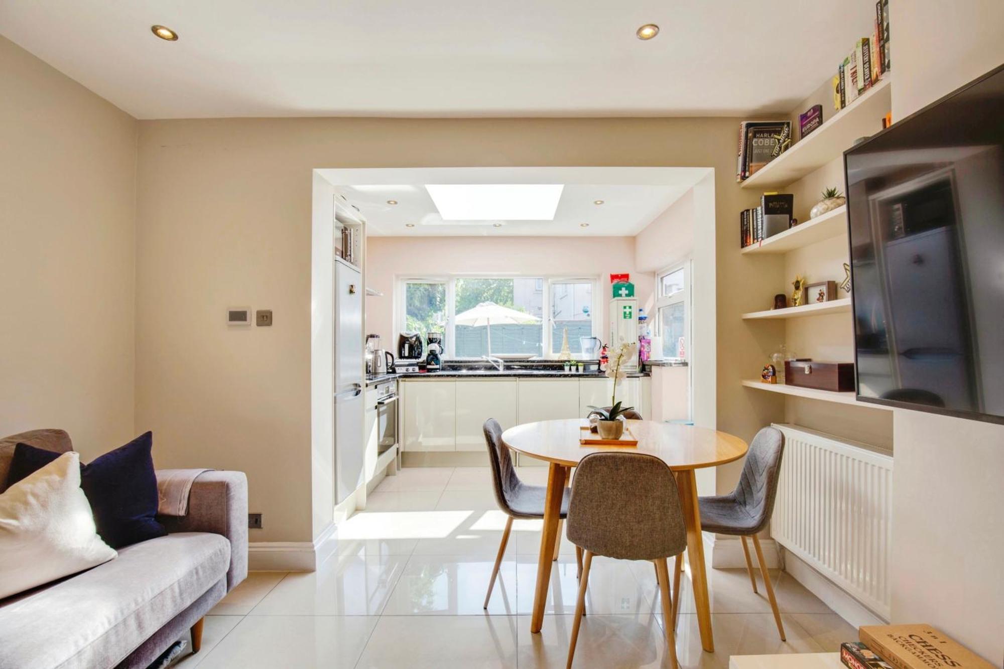 Lovely 2 Bedroom Ground Floor Flat With Garden. Londra Esterno foto